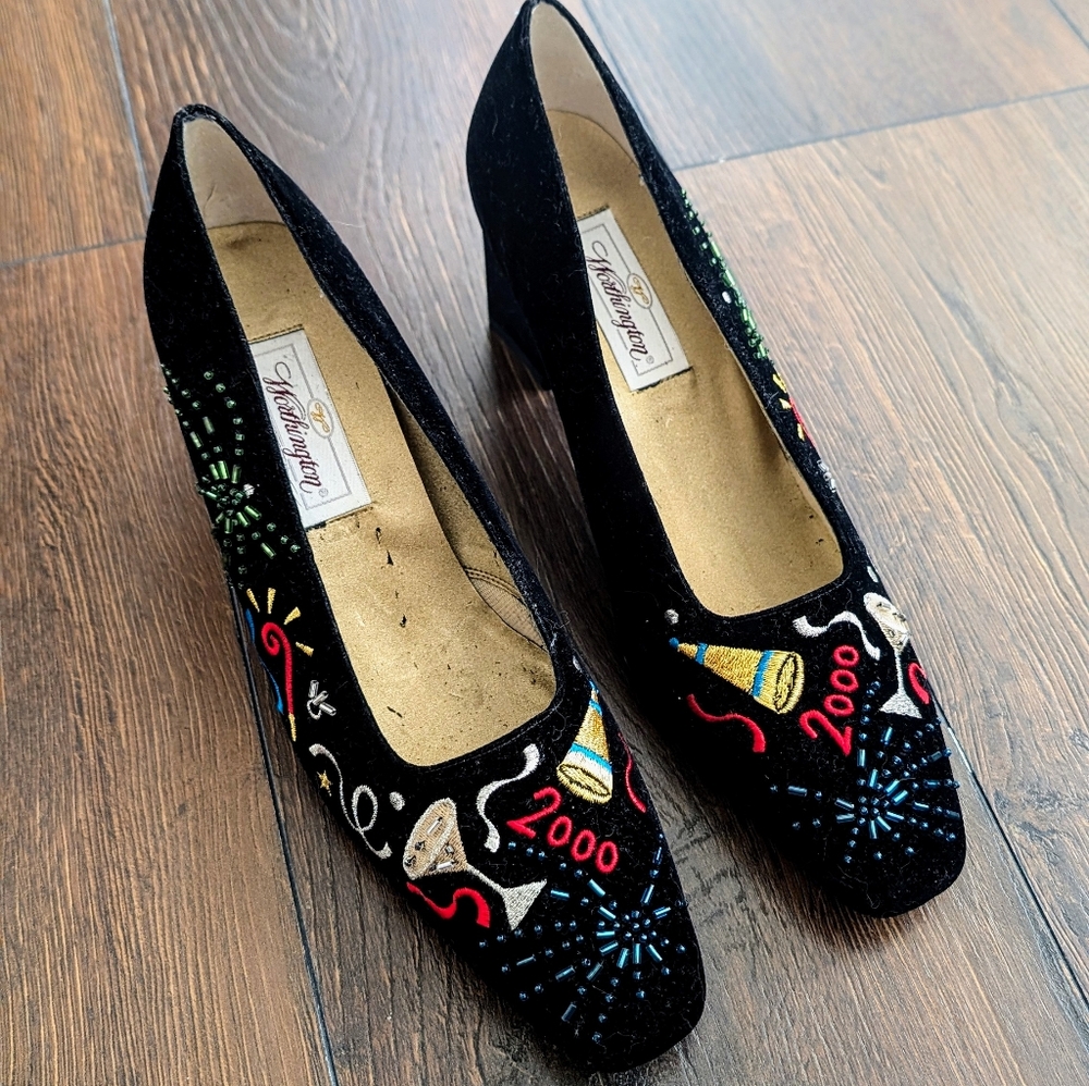 EUC vintage Y2K velvet heels